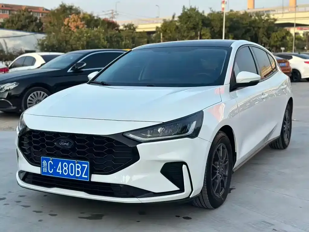 Ford Focus 2023 из CN, фото 4