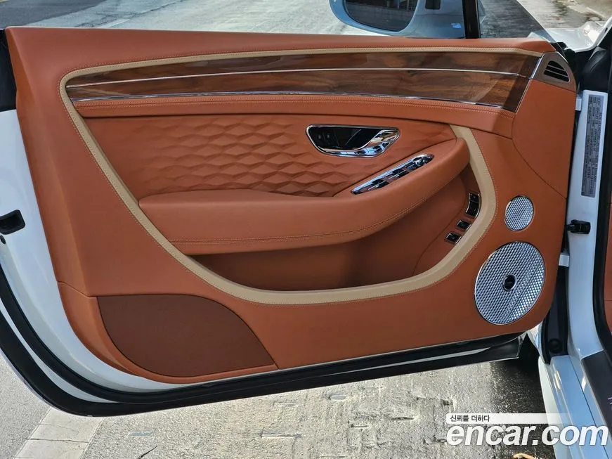 Bentley Continental 2025 из KR, фото 6