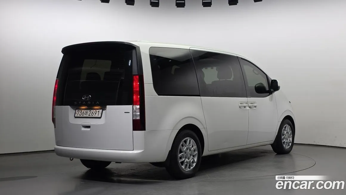Hyundai Staria — фото 2