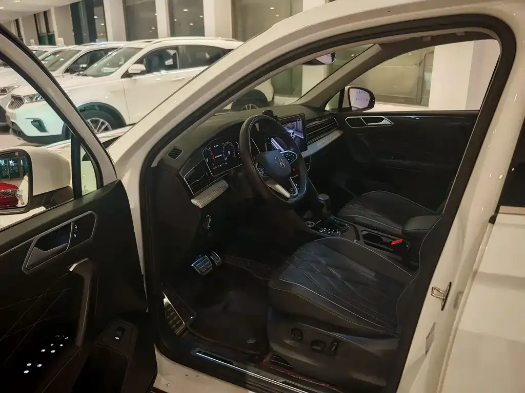 Volkswagen Tiguan L 2022 из CN, фото 5