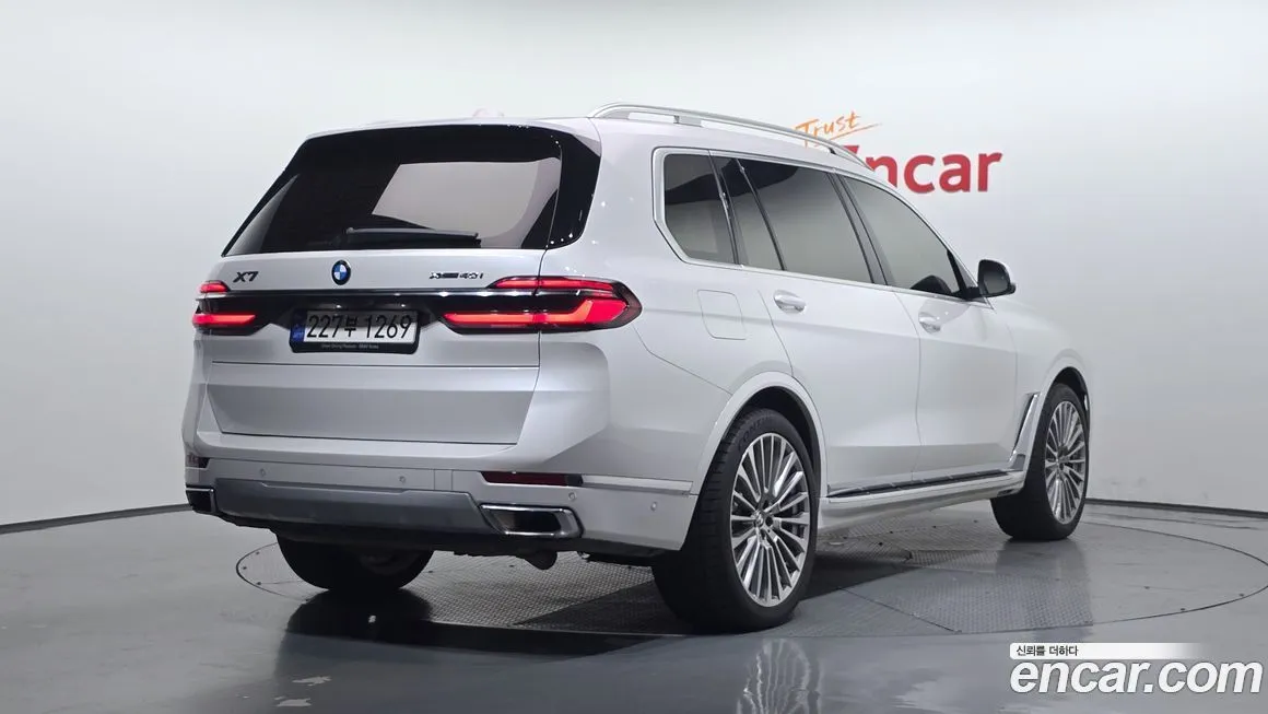 BMW X7 — фото 2