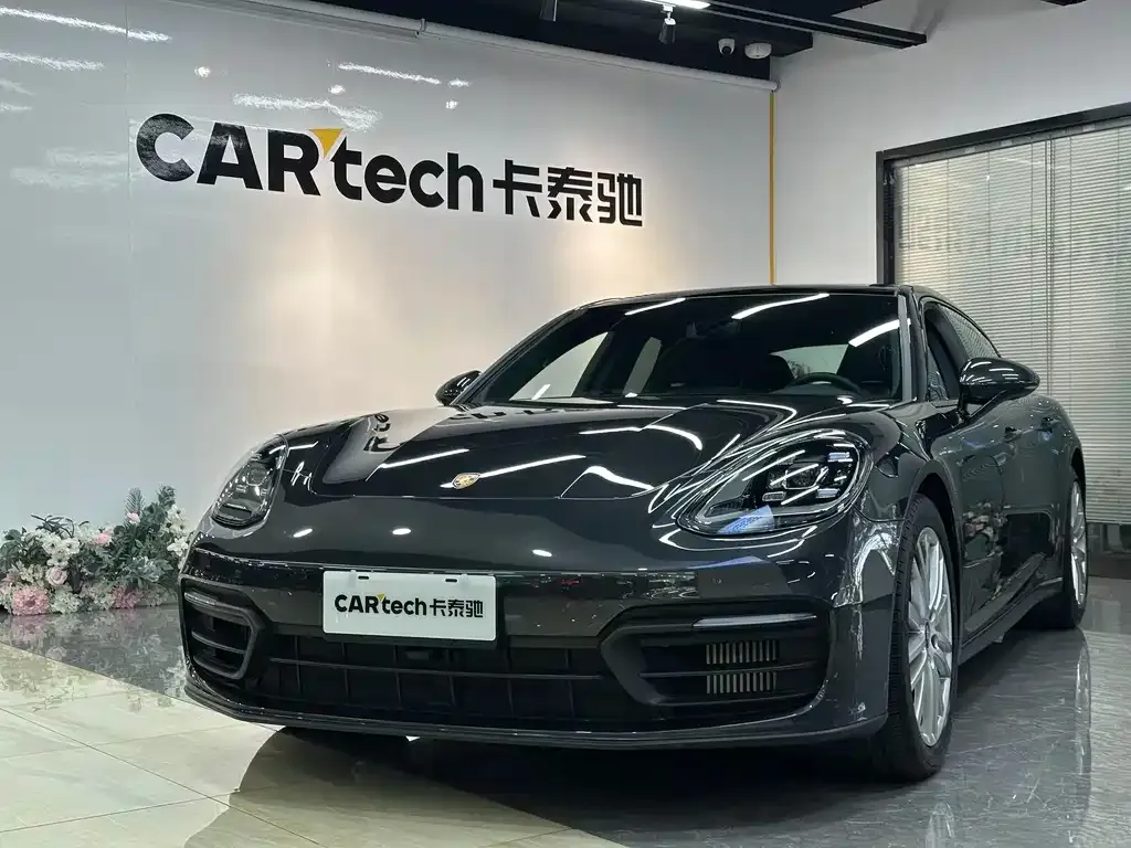 Porsche Panamera — фото 1