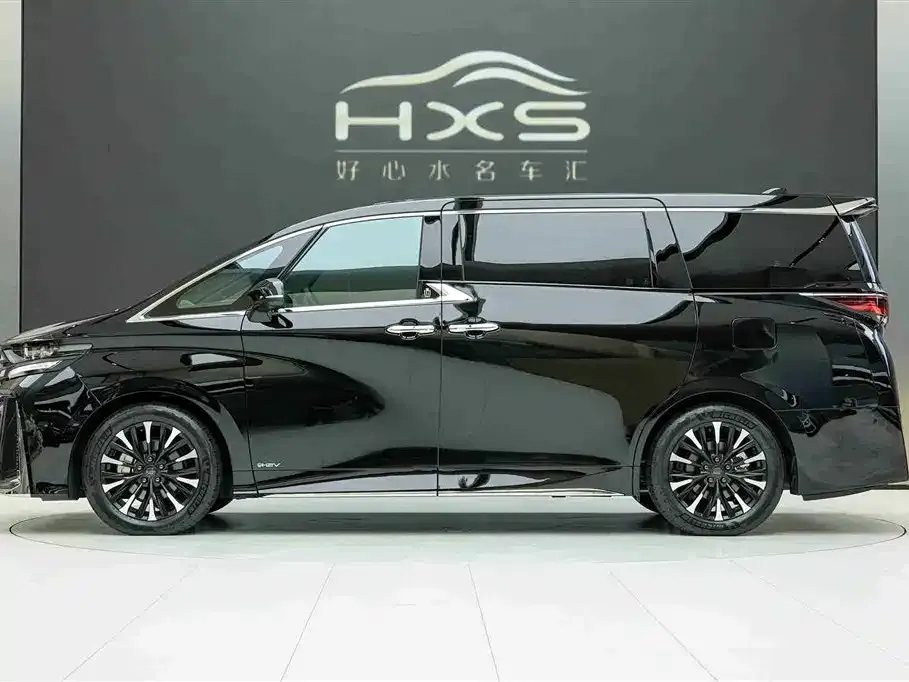 Toyota Vellfire — фото 3