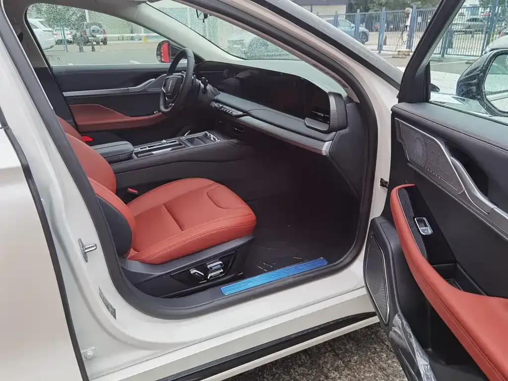 Lincoln Z 2024 из CN, фото 6
