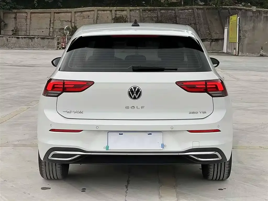 Volkswagen Golf 2022 из CN, фото 8