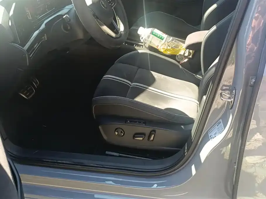 Volkswagen Golf 2022 из CN, фото 9