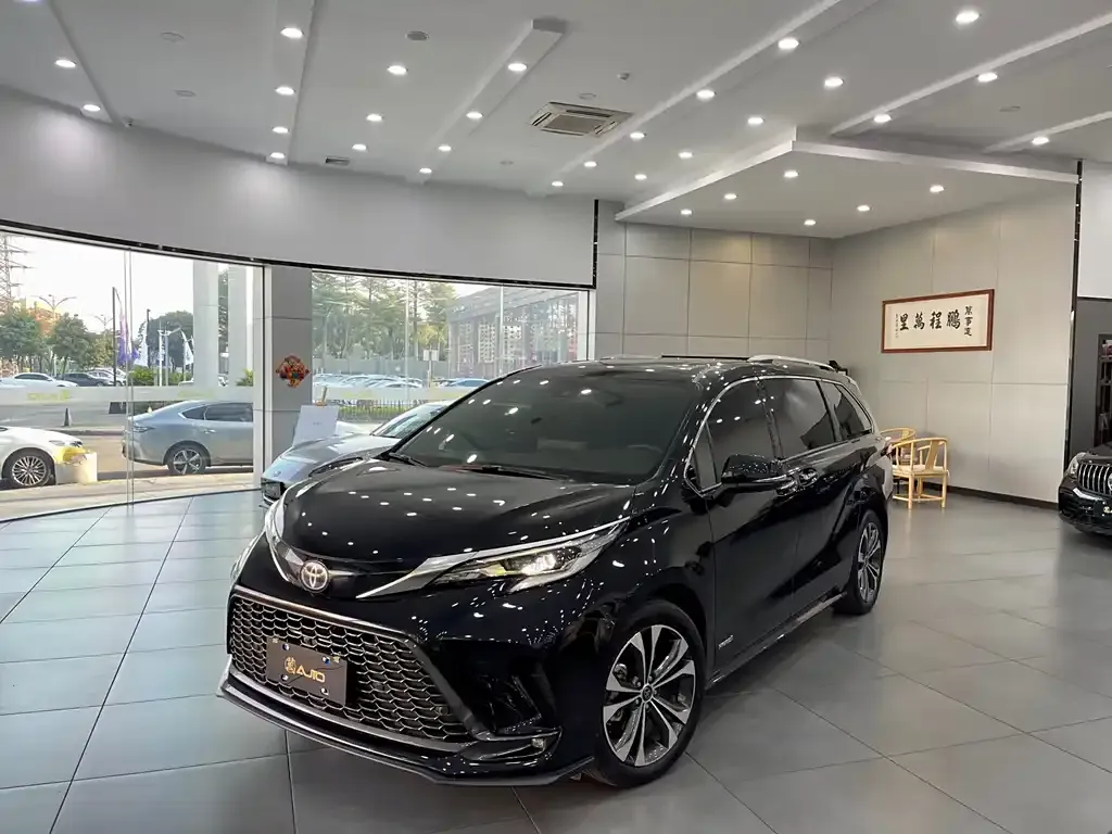 Toyota Granvia 2023 из CN, фото 1
