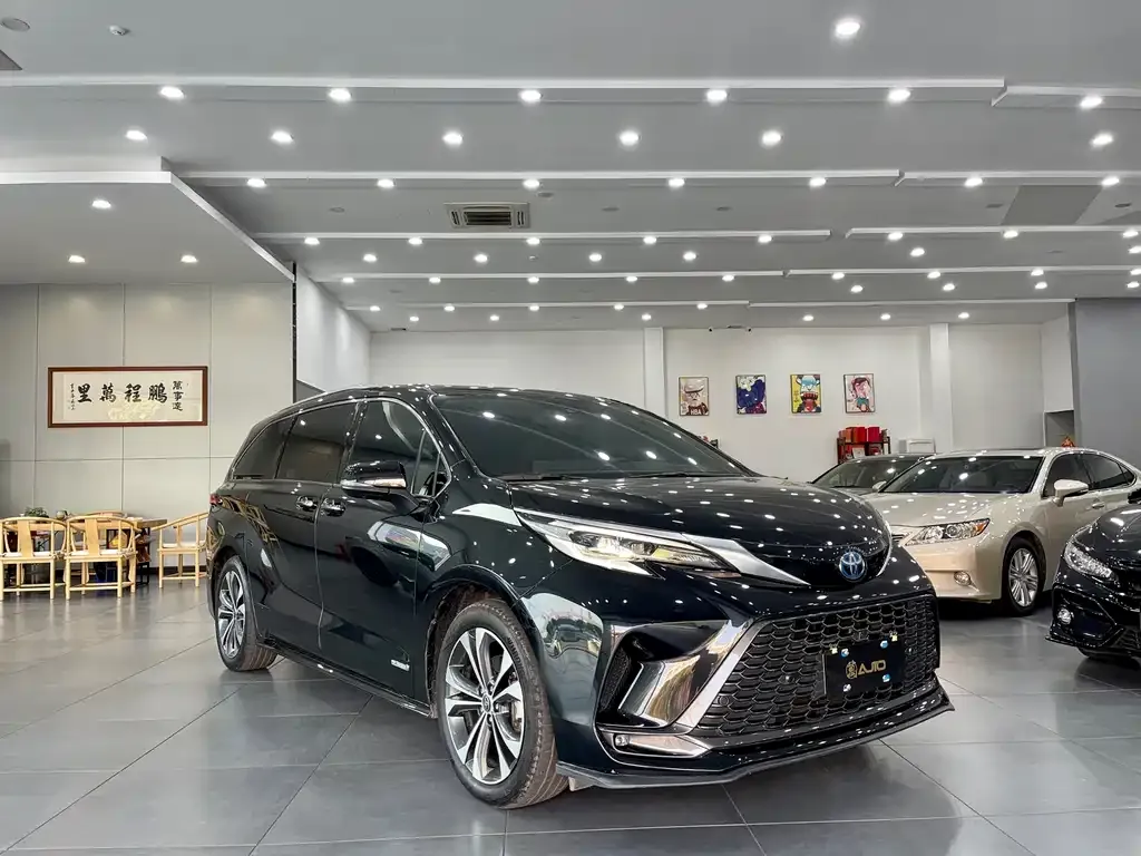 Toyota Granvia 2023 из CN, фото 3