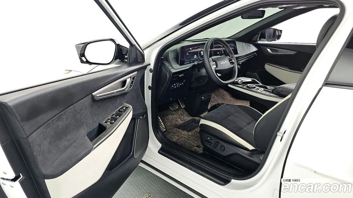 Kia EV6 2023 из KR, фото 10