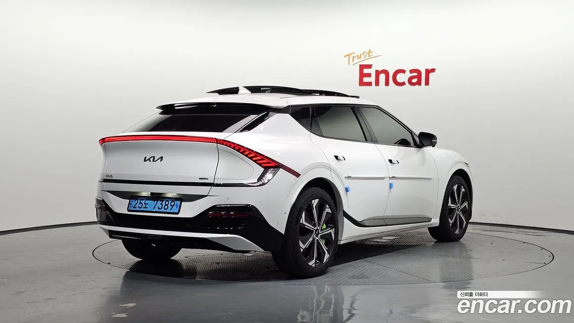 Kia EV6 2023 из KR, фото 2