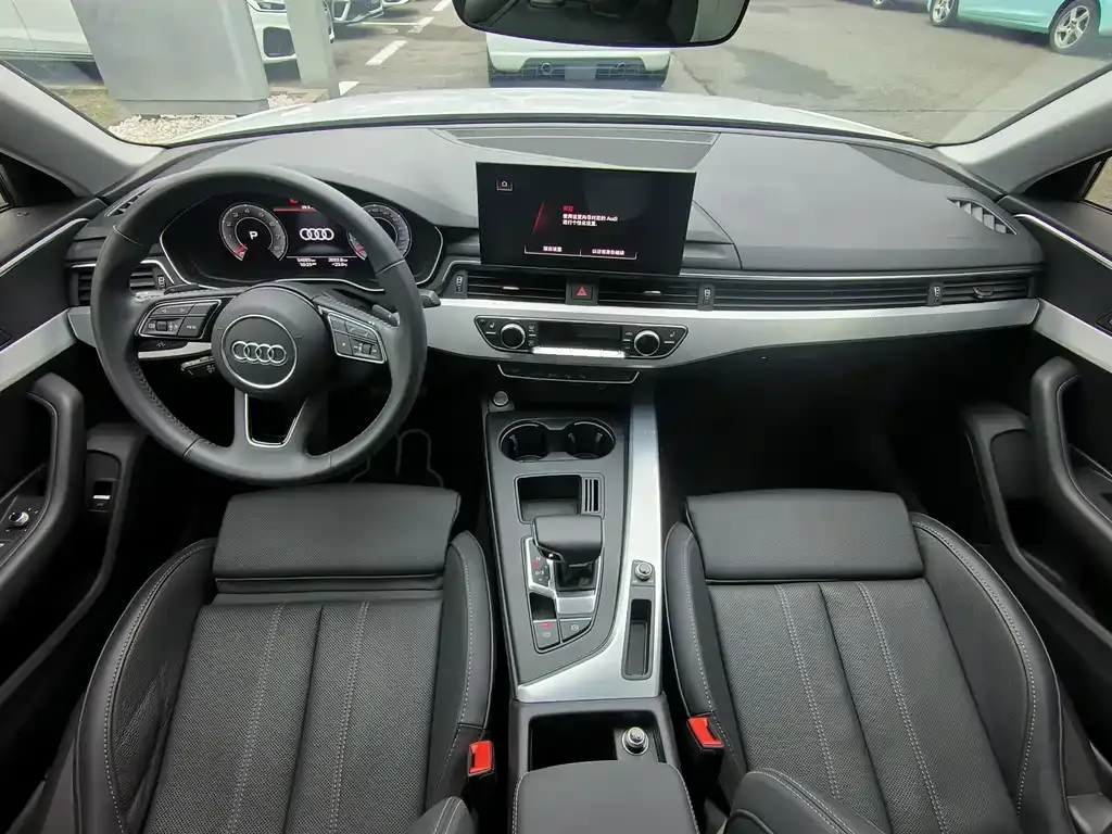Audi A4L 2021 из CN, фото 10