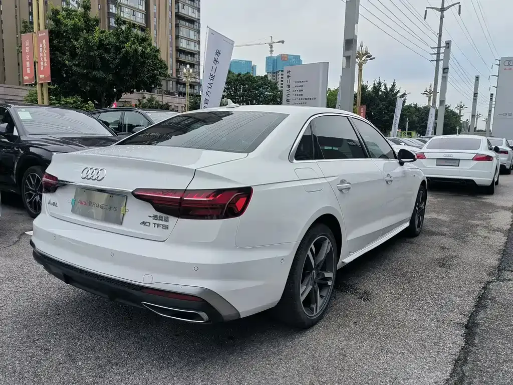 Audi A4L 2021 из CN, фото 5