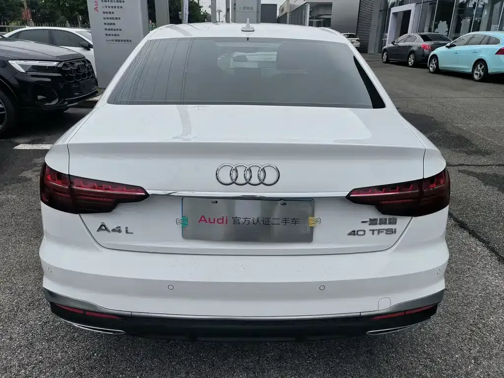 Audi A4L 2021 из CN, фото 6
