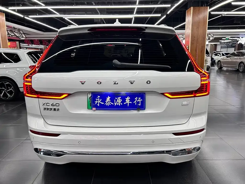 Volvo XC60 PHEV 2023 из CN, фото 4
