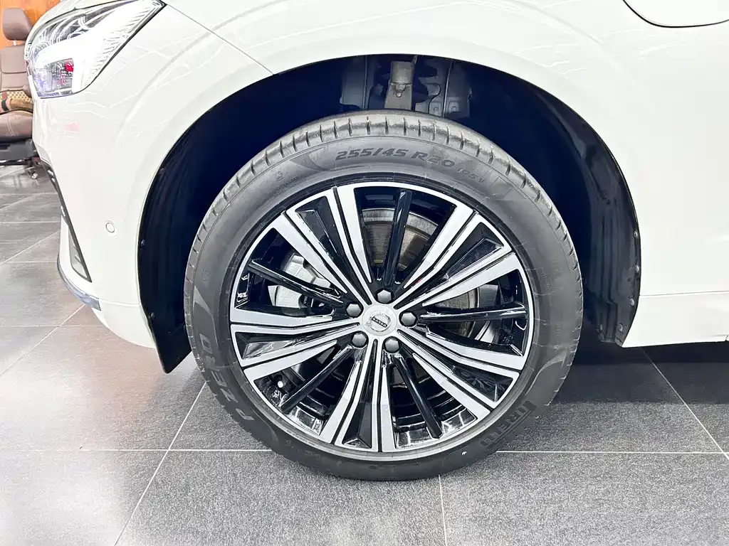 Volvo XC60 PHEV 2023 из CN, фото 7