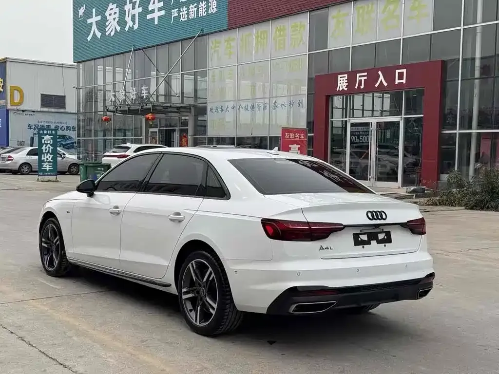 Audi A4L 2023 из CN, фото 7