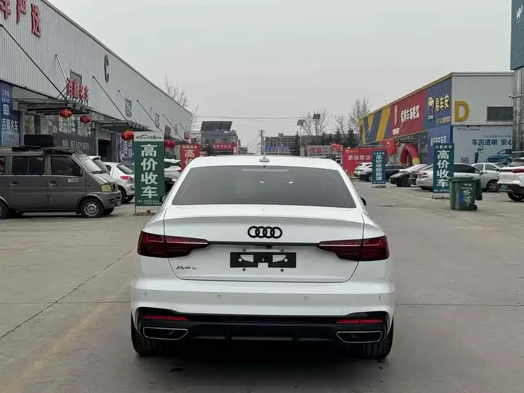 Audi A4L 2023 из CN, фото 8