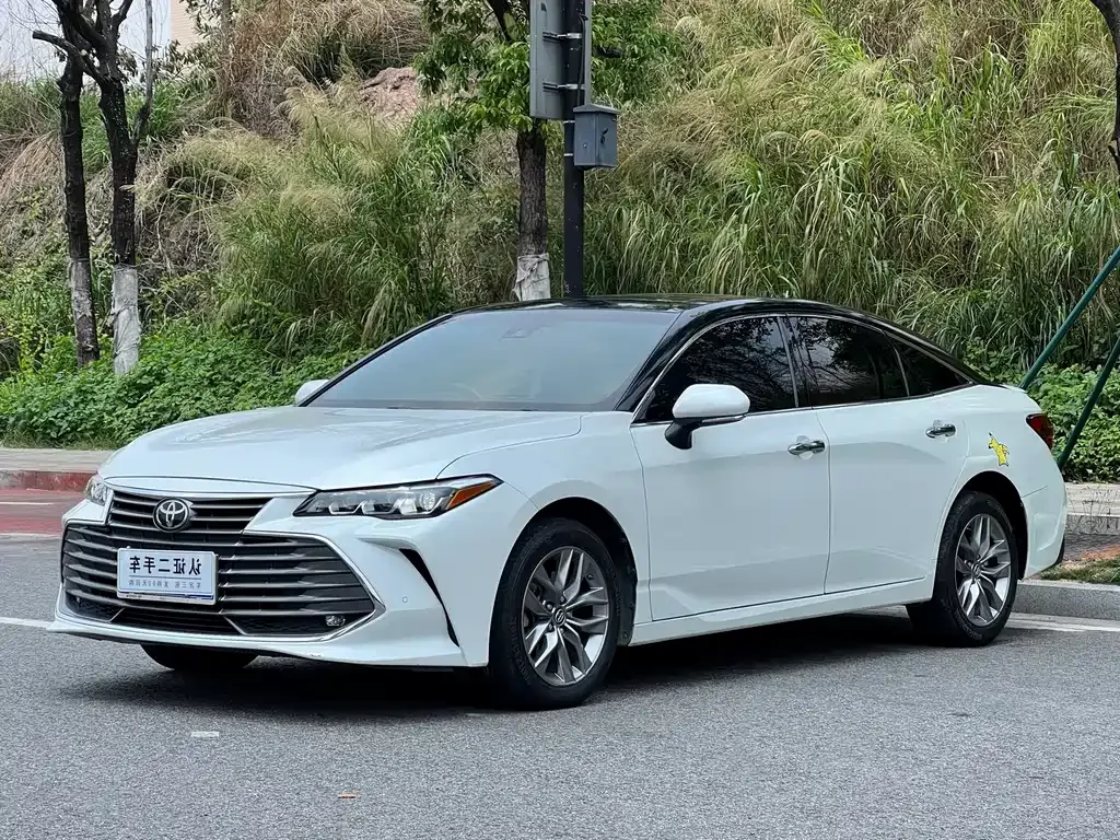Toyota Avalon 2022 из CN, фото 1