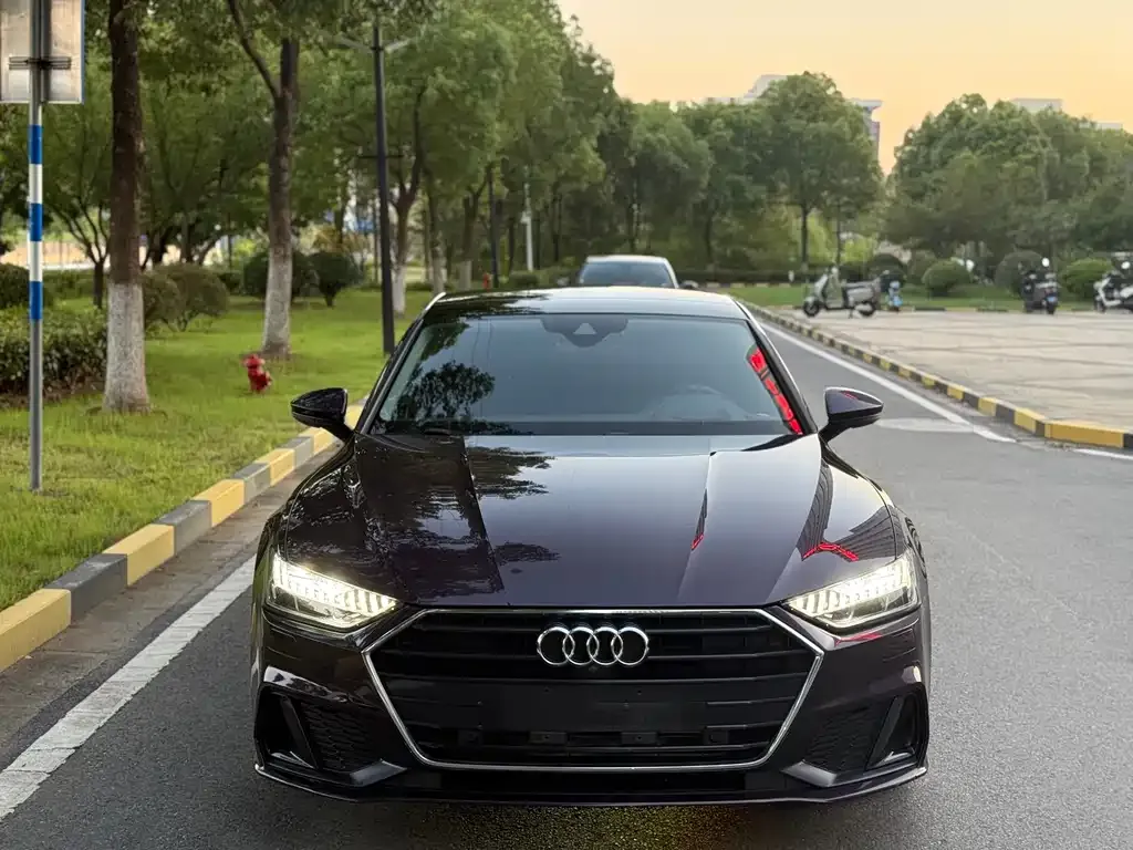 Audi A7 2021 из CN, фото 1