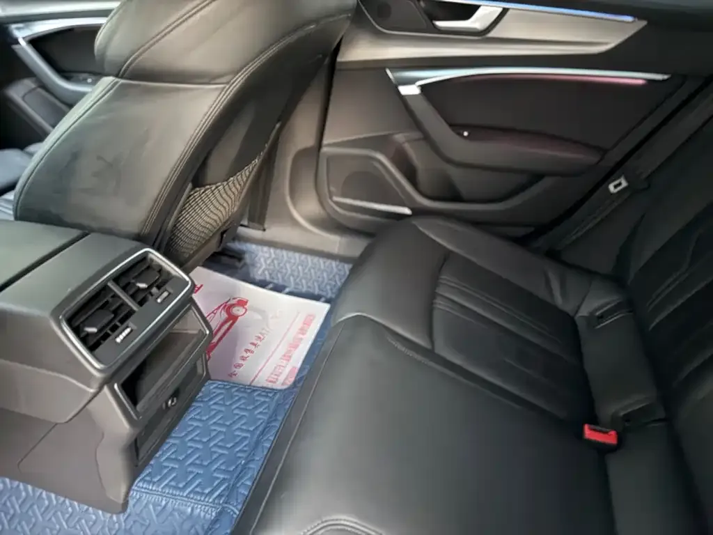 Audi A7 2021 из CN, фото 9