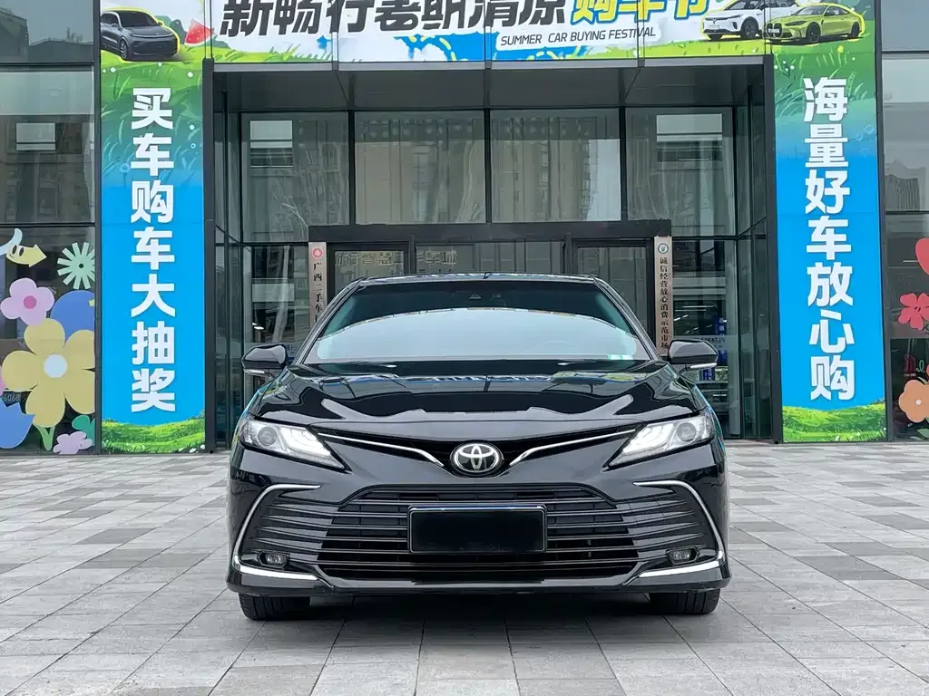Toyota Camry 2022 из CN, фото 2
