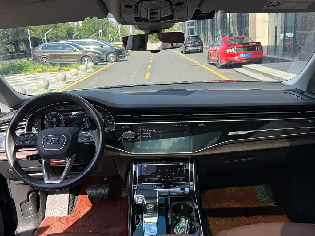 Audi Q7 2021 из CN, фото 7