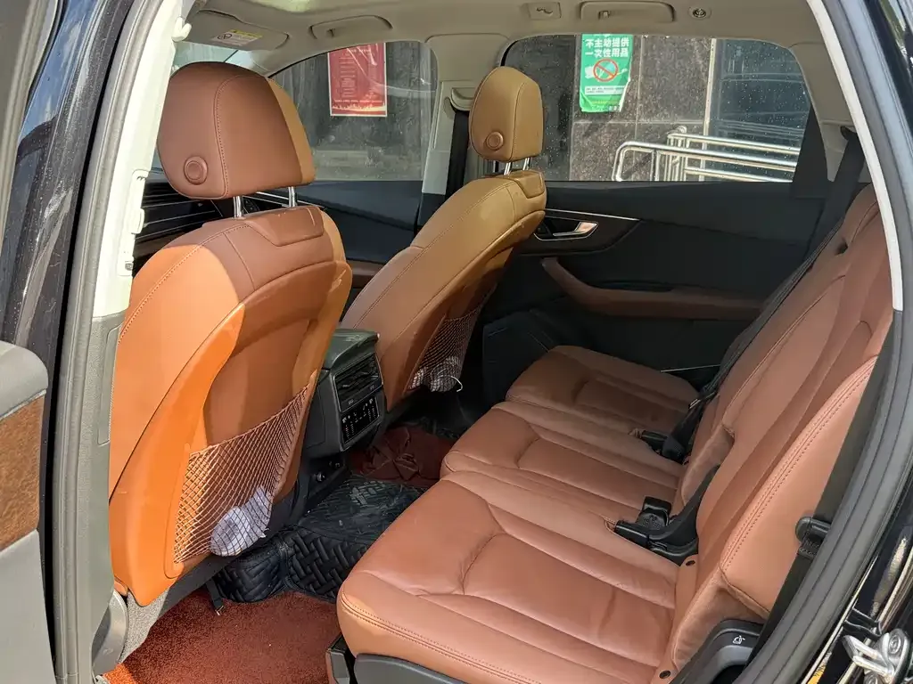 Audi Q7 2021 из CN, фото 9