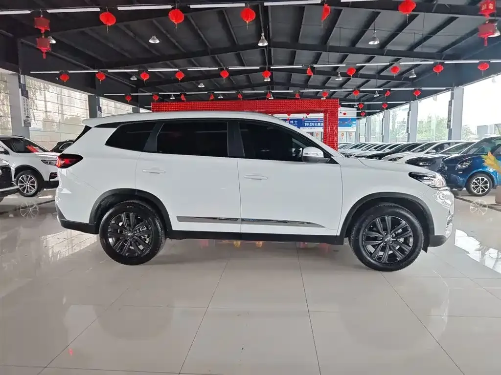 Chery Tiggo 8 — фото 4