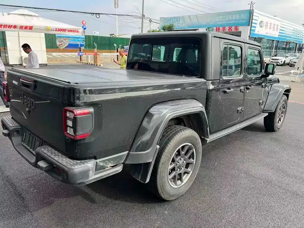 Jeep Gladiator — фото 6