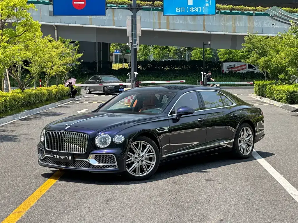 Bentley Flying Spur 2022 из CN, фото 1