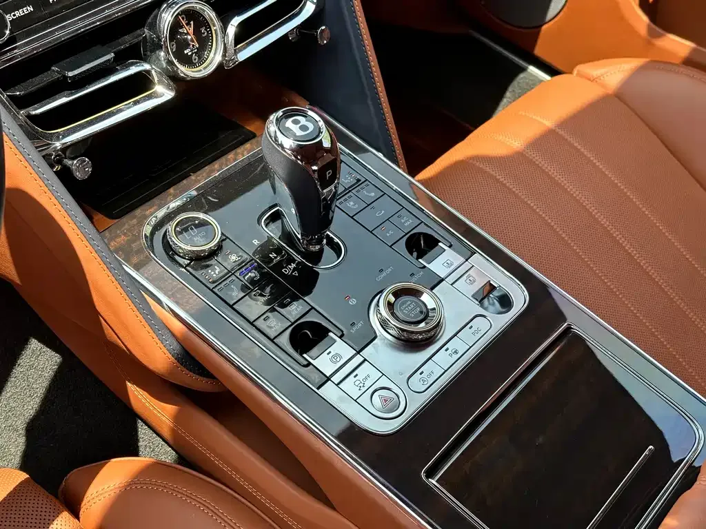 Bentley Flying Spur 2022 из CN, фото 10