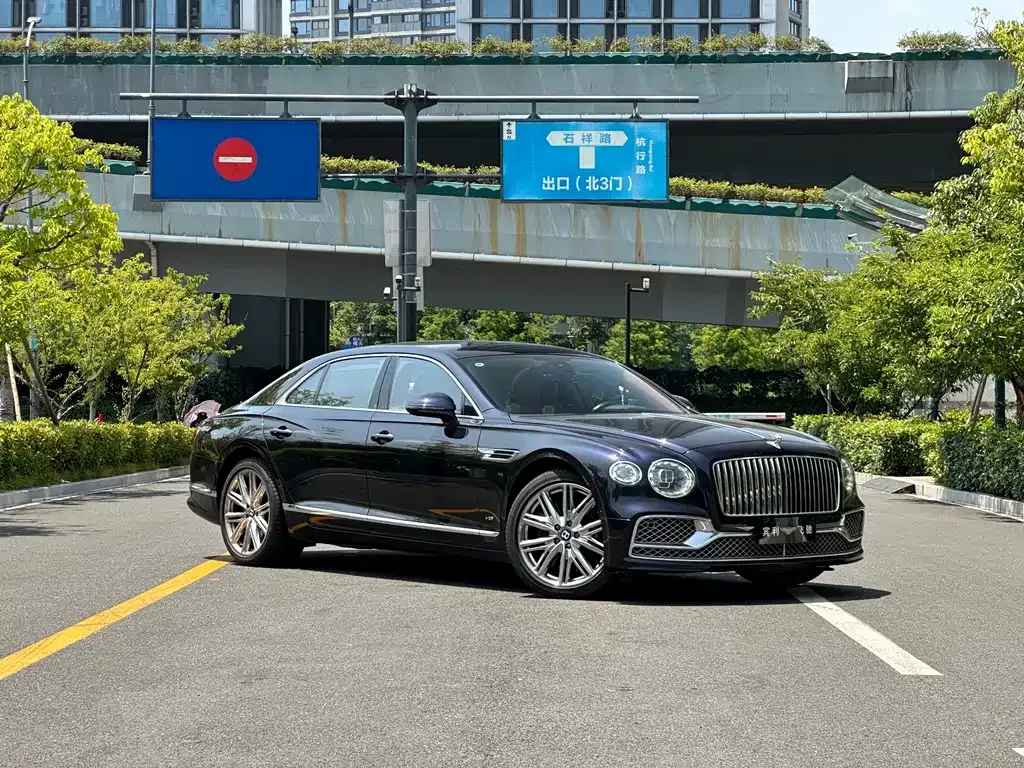 Bentley Flying Spur 2022 из CN, фото 2