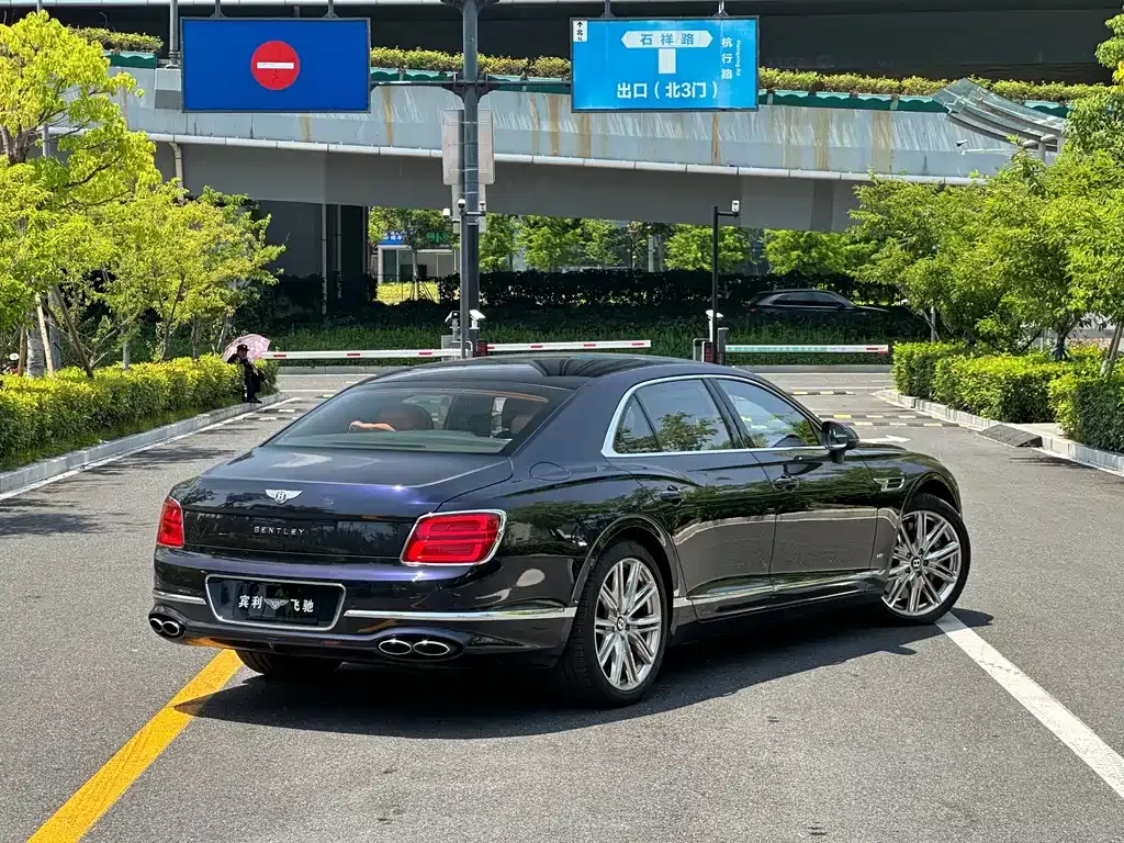 Bentley Flying Spur 2022 из CN, фото 5