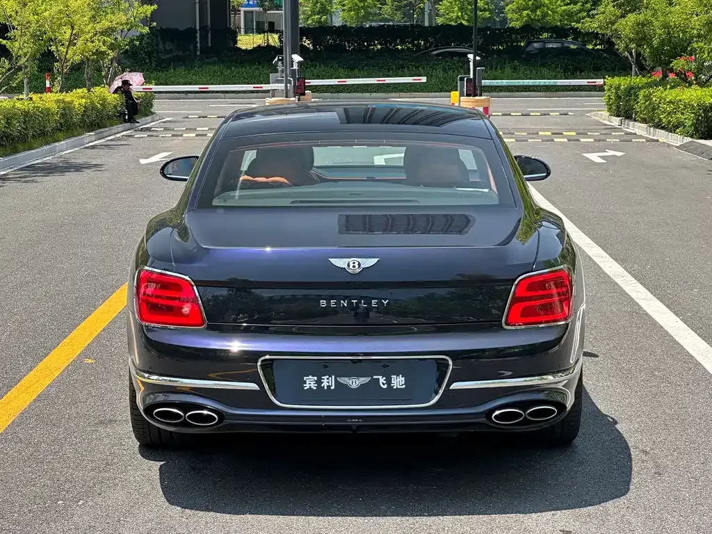 Bentley Flying Spur 2022 из CN, фото 6