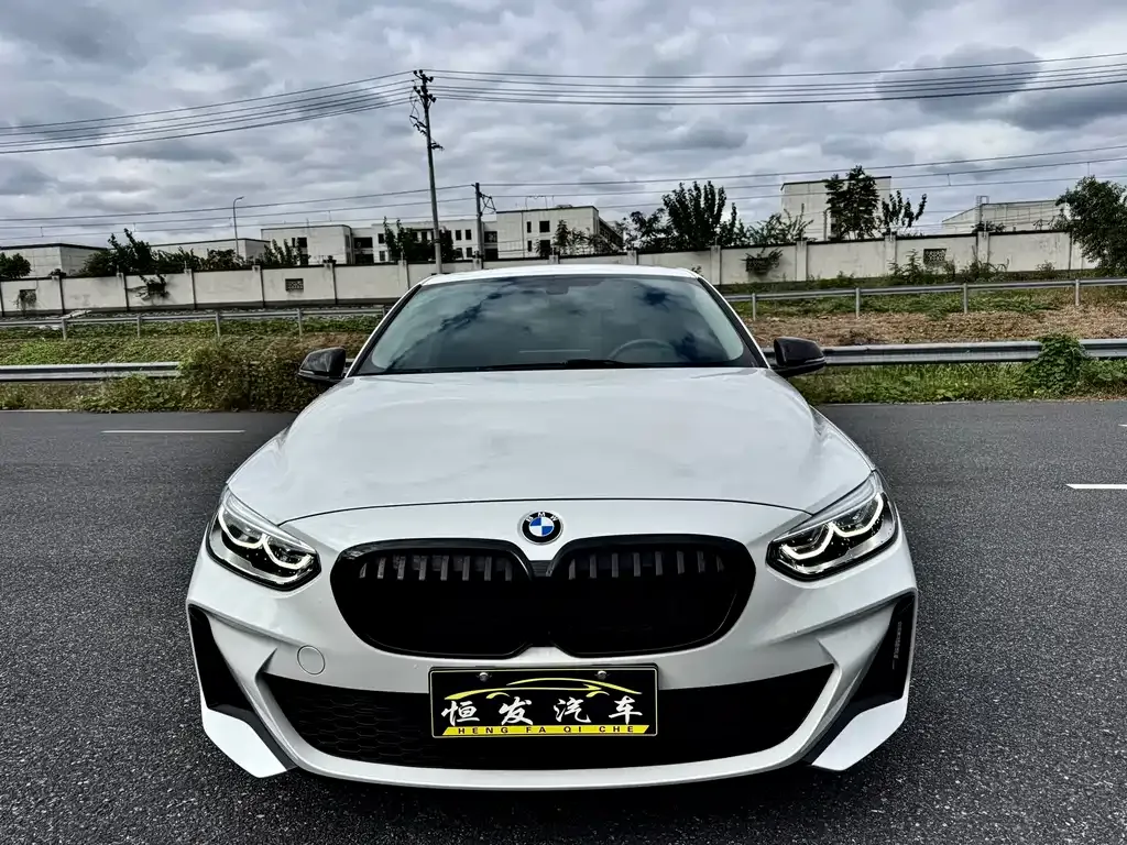 BMW 1 Series 2022 из CN, фото 2