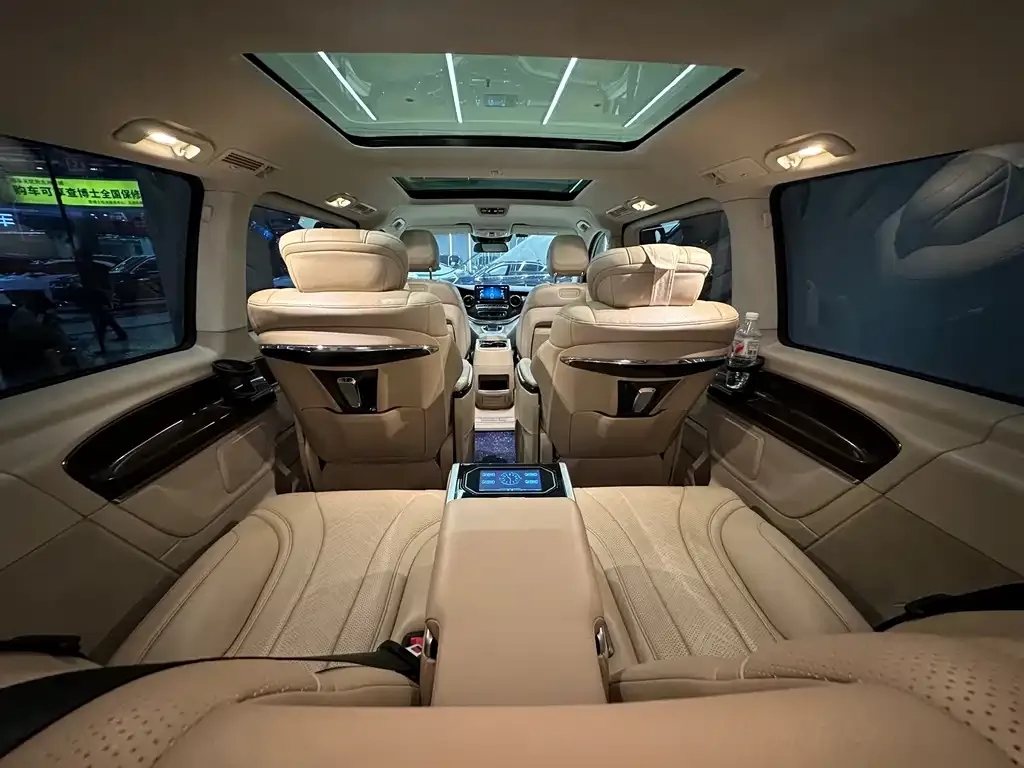 Mercedes-Benz V-Class 2022 из CN, фото 5