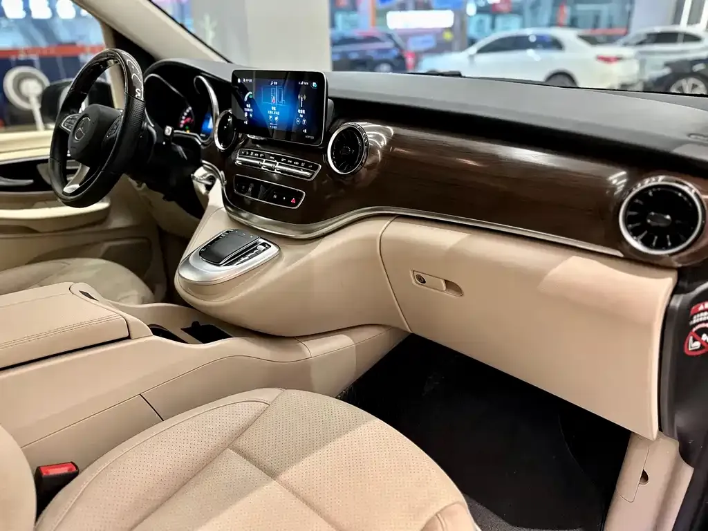 Mercedes-Benz V-Class 2022 из CN, фото 7