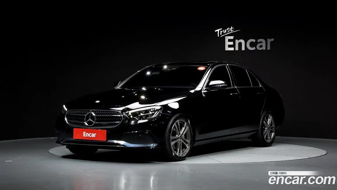Mercedes-Benz E-Class — фото 1