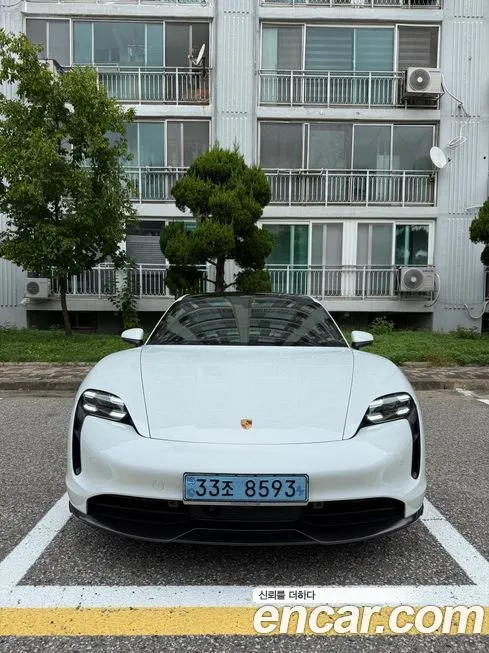 Porsche Taycan 2021 из KR, фото 1