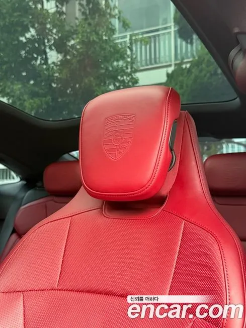 Porsche Taycan 2021 из KR, фото 8