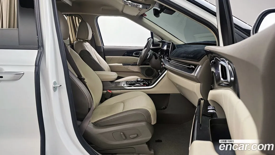 Kia Carnival — фото 10
