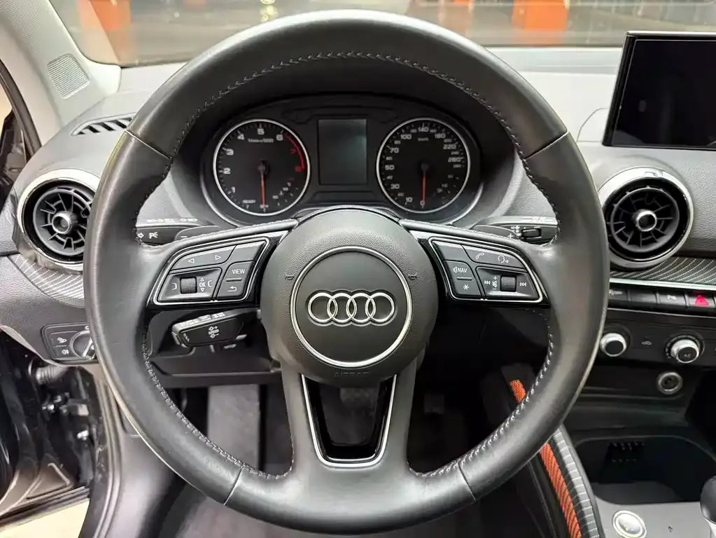 Audi Q2L 2022 из CN, фото 7