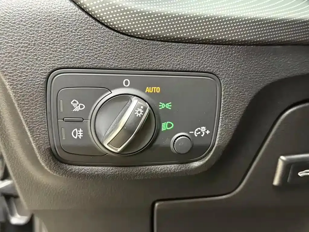 Audi Q2L 2022 из CN, фото 9