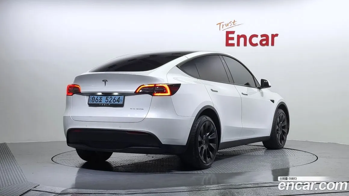 Tesla Model Y 2021 из KR, фото 2