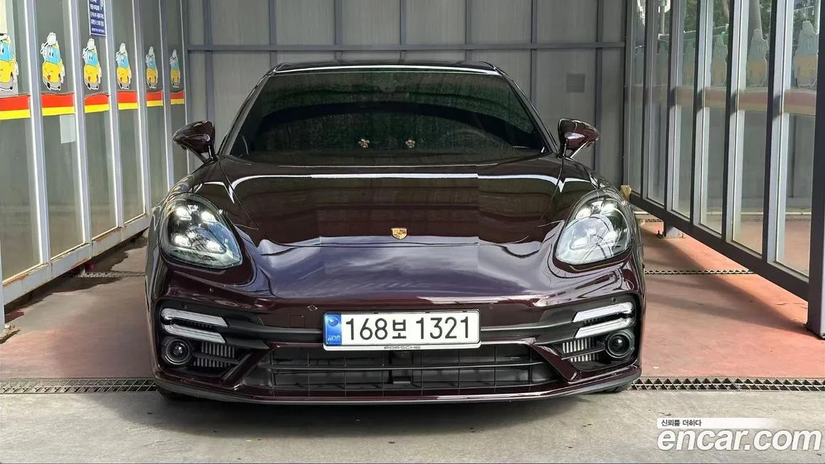 Porsche Panamera — фото 1