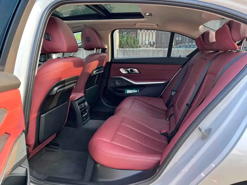 BMW 3 Series 2021 из CN, фото 7