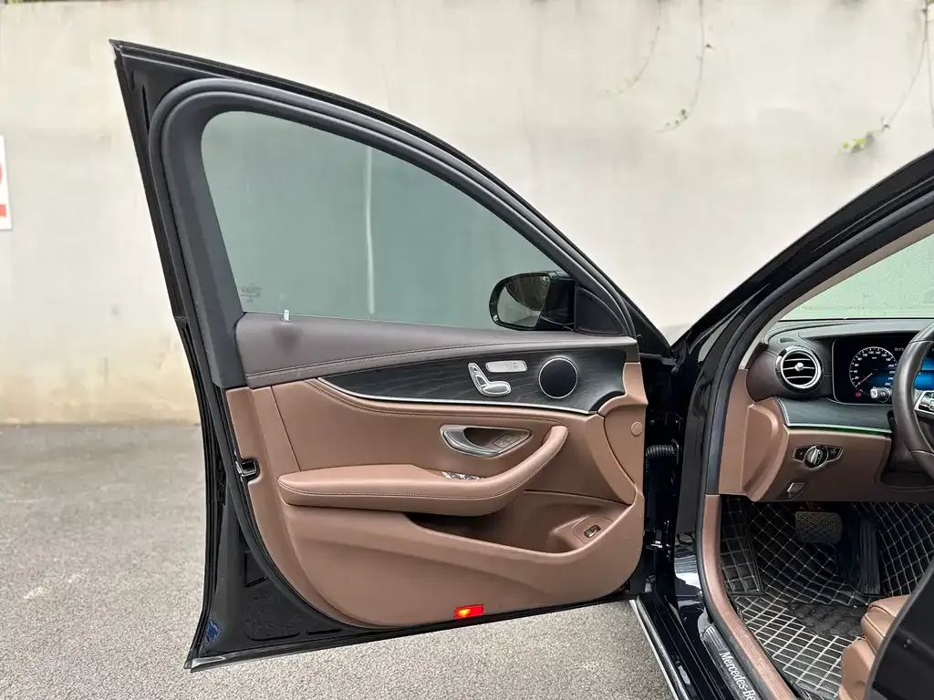 Mercedes-Benz E-Class 2023 из CN, фото 10