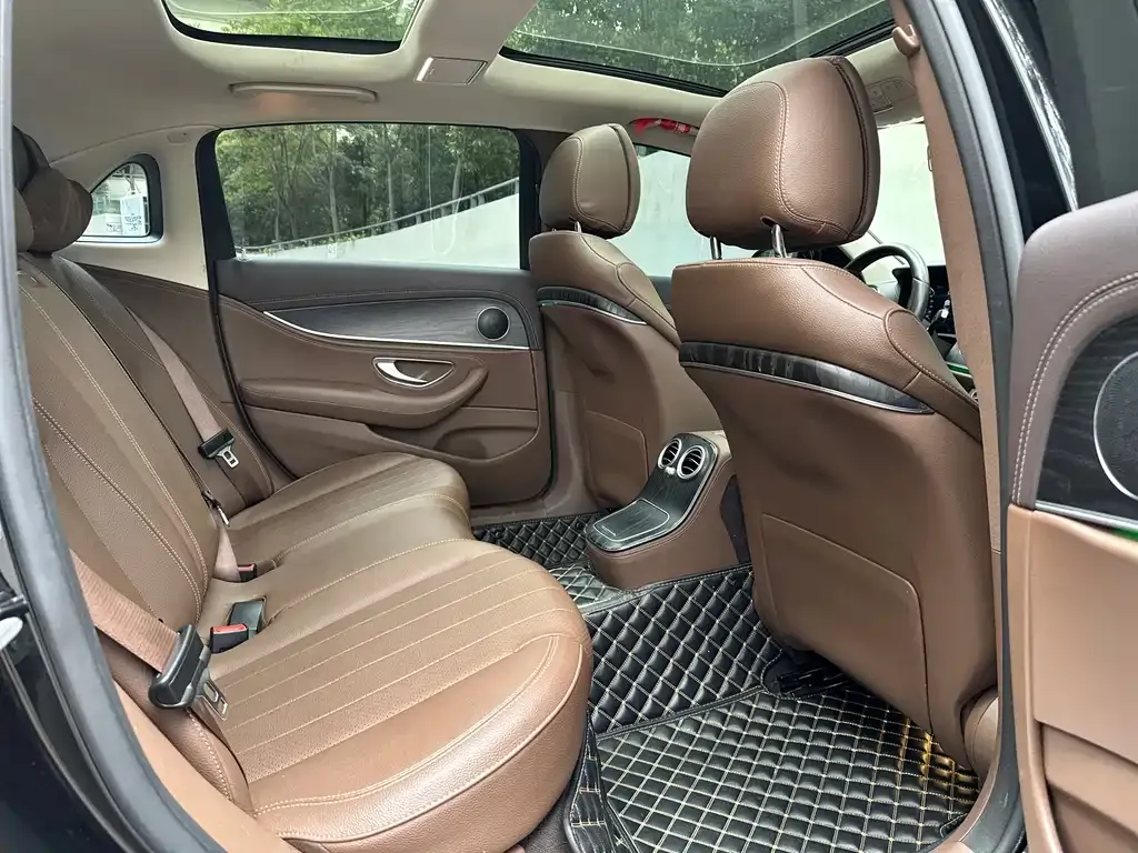 Mercedes-Benz E-Class 2023 из CN, фото 6