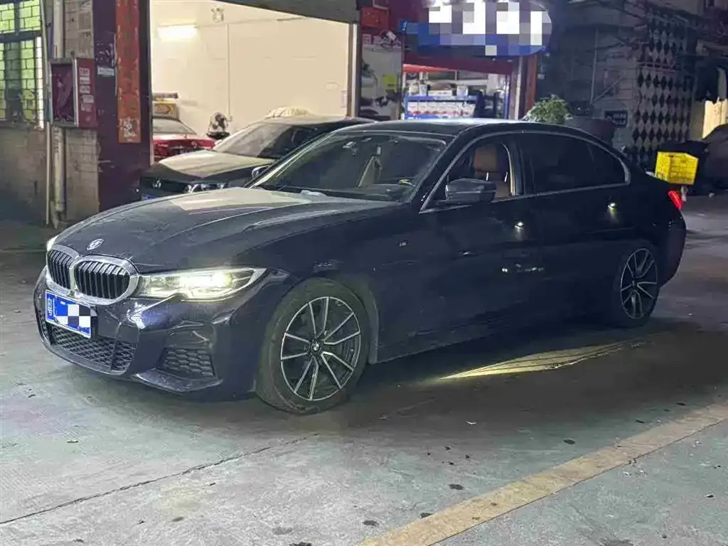 BMW 3 Series 2022 из CN, фото 1