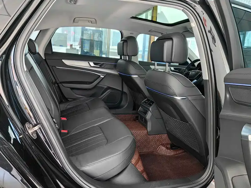 Audi A6L 2022 из CN, фото 10